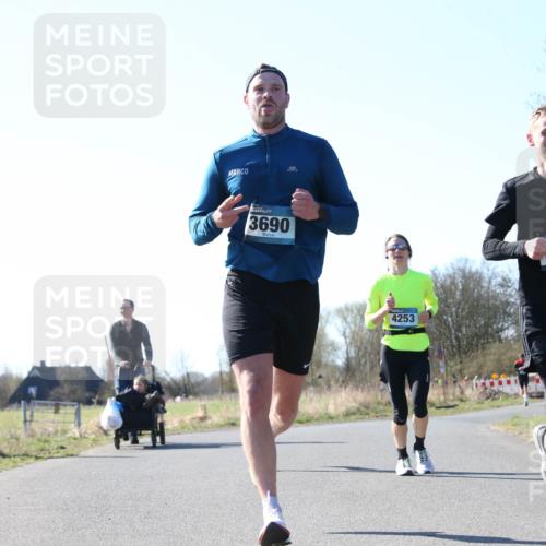 06.04.2025 - 44. Internationalen Wilhelmsburger Insellauf Jannik Wohlers http://msf.ph/oto/7622588 06.04.2025 10:22:17 Laufen 3690, 4253, 399 meine-sportfotos.de