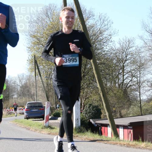 06.04.2025 - 44. Internationalen Wilhelmsburger Insellauf Jannik Wohlers http://msf.ph/oto/7622590 06.04.2025 10:22:18 Laufen 3690, 31, 4321, 3995 meine-sportfotos.de