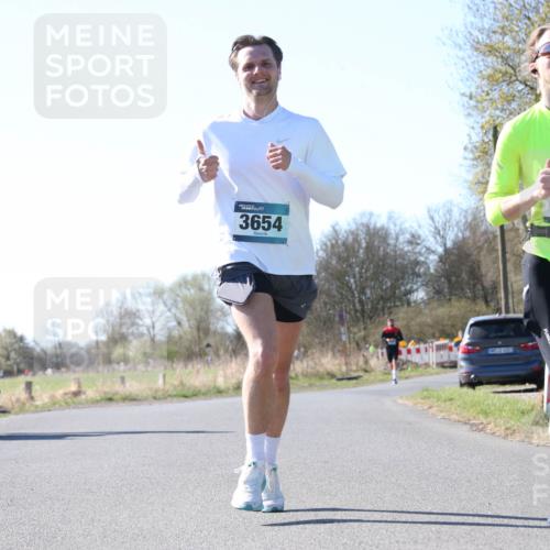 06.04.2025 - 44. Internationalen Wilhelmsburger Insellauf Jannik Wohlers http://msf.ph/oto/7622595 06.04.2025 10:22:19 Laufen 3654, 48, 31, 4925, 4253 meine-sportfotos.de