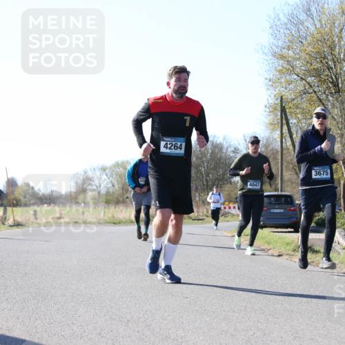 06.04.2025 - 44. Internationalen Wilhelmsburger Insellauf Jannik Wohlers http://msf.ph/oto/7622605 06.04.2025 10:22:35 Laufen 4264, 4047, 31, 4323, 3675 meine-sportfotos.de
