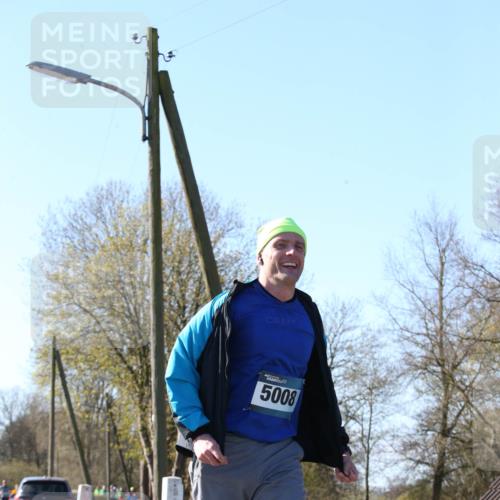 06.04.2025 - 44. Internationalen Wilhelmsburger Insellauf Jannik Wohlers http://msf.ph/oto/7622623 06.04.2025 10:22:39 Laufen 5008 meine-sportfotos.de