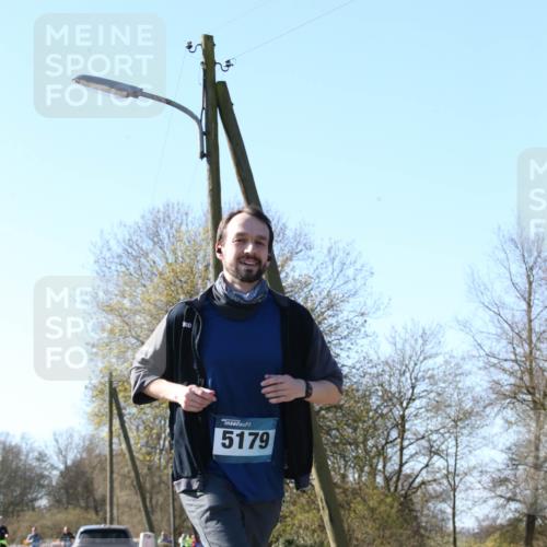06.04.2025 - 44. Internationalen Wilhelmsburger Insellauf Jannik Wohlers http://msf.ph/oto/7622627 06.04.2025 10:22:42 Laufen 5179 meine-sportfotos.de