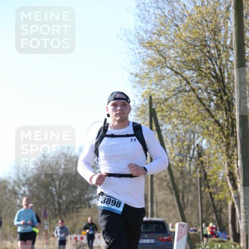 06.04.2025 - 44. Internationalen Wilhelmsburger Insellauf Jannik Wohlers http://msf.ph/oto/7622636 06.04.2025 10:22:45 Laufen 3898 meine-sportfotos.de