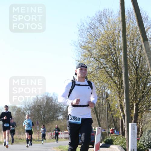 06.04.2025 - 44. Internationalen Wilhelmsburger Insellauf Jannik Wohlers http://msf.ph/oto/7622638 06.04.2025 10:22:45 Laufen 3898 meine-sportfotos.de