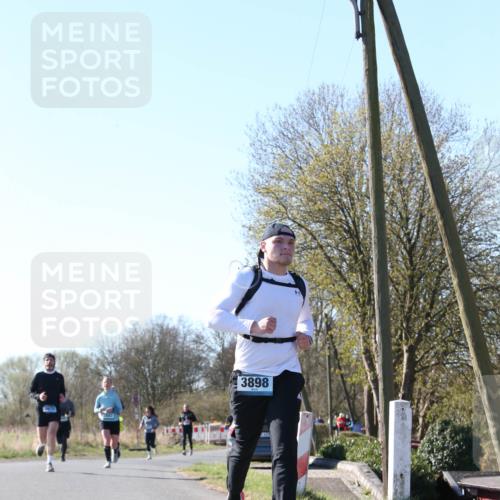 06.04.2025 - 44. Internationalen Wilhelmsburger Insellauf Jannik Wohlers http://msf.ph/oto/7622639 06.04.2025 10:22:45 Laufen 915, 3898 meine-sportfotos.de