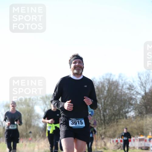 06.04.2025 - 44. Internationalen Wilhelmsburger Insellauf Jannik Wohlers http://msf.ph/oto/7622642 06.04.2025 10:22:49 Laufen 4067, 3915 meine-sportfotos.de