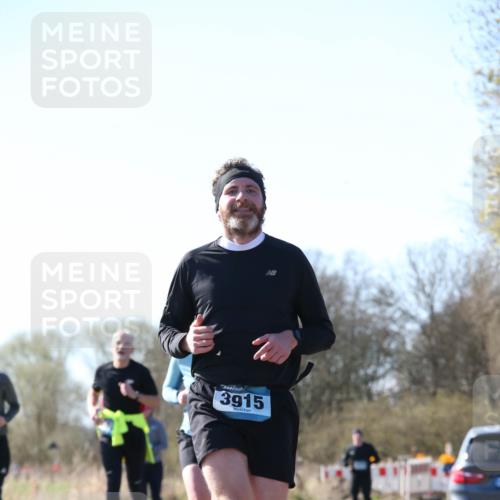 06.04.2025 - 44. Internationalen Wilhelmsburger Insellauf Jannik Wohlers http://msf.ph/oto/7622645 06.04.2025 10:22:49 Laufen 3915 meine-sportfotos.de