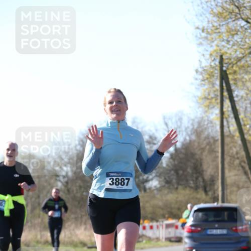 06.04.2025 - 44. Internationalen Wilhelmsburger Insellauf Jannik Wohlers http://msf.ph/oto/7622648 06.04.2025 10:22:51 Laufen 63, 3887 meine-sportfotos.de
