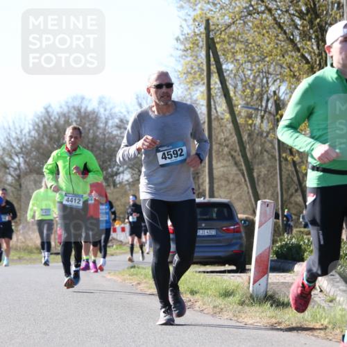 06.04.2025 - 44. Internationalen Wilhelmsburger Insellauf Jannik Wohlers http://msf.ph/oto/7622685 06.04.2025 10:23:08 Laufen 3417, 4412, 4592, 31, 4321 meine-sportfotos.de