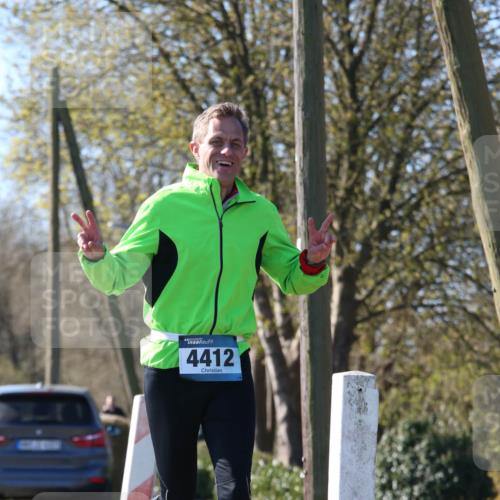 06.04.2025 - 44. Internationalen Wilhelmsburger Insellauf Jannik Wohlers http://msf.ph/oto/7622689 06.04.2025 10:23:11 Laufen 4412 meine-sportfotos.de