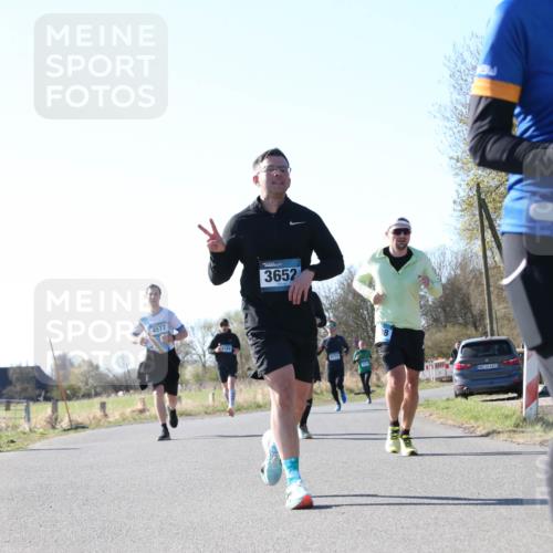 06.04.2025 - 44. Internationalen Wilhelmsburger Insellauf Jannik Wohlers http://msf.ph/oto/7622711 06.04.2025 10:23:19 Laufen 4577, 3652, 3171, 08, 01 meine-sportfotos.de