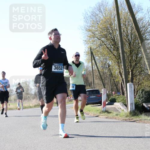 06.04.2025 - 44. Internationalen Wilhelmsburger Insellauf Jannik Wohlers http://msf.ph/oto/7622712 06.04.2025 10:23:19 Laufen 4577, 3652, 208, 31, 4323 meine-sportfotos.de
