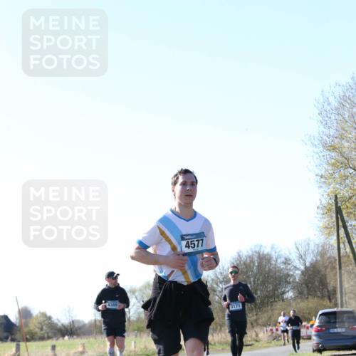 06.04.2025 - 44. Internationalen Wilhelmsburger Insellauf Jannik Wohlers http://msf.ph/oto/7622719 06.04.2025 10:23:22 Laufen 4577, 4389, 3171, 14831, 6223 meine-sportfotos.de