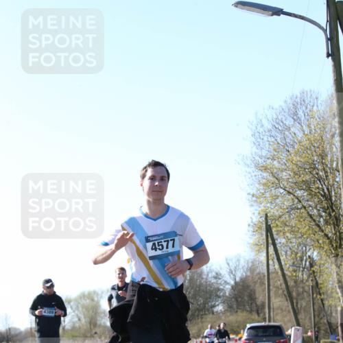 06.04.2025 - 44. Internationalen Wilhelmsburger Insellauf Jannik Wohlers http://msf.ph/oto/7622721 06.04.2025 10:23:23 Laufen 4389, 4577 meine-sportfotos.de