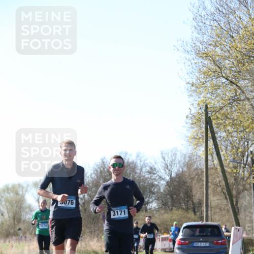 06.04.2025 - 44. Internationalen Wilhelmsburger Insellauf Jannik Wohlers http://msf.ph/oto/7622726 06.04.2025 10:23:24 Laufen 3574, 5076, 3171, 31, 4323 meine-sportfotos.de
