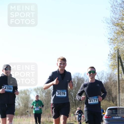 06.04.2025 - 44. Internationalen Wilhelmsburger Insellauf Jannik Wohlers http://msf.ph/oto/7622729 06.04.2025 10:23:25 Laufen 4389, 3574, 3076, 3171, 31, 4323 meine-sportfotos.de