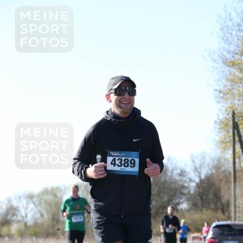 06.04.2025 - 44. Internationalen Wilhelmsburger Insellauf Jannik Wohlers http://msf.ph/oto/7622742 06.04.2025 10:23:26 Laufen 3634, 4389 meine-sportfotos.de
