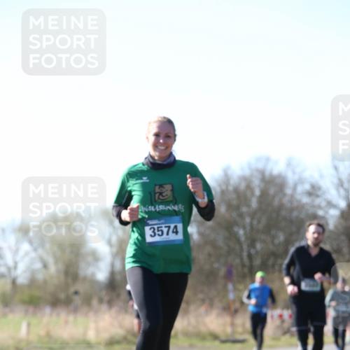 06.04.2025 - 44. Internationalen Wilhelmsburger Insellauf Jannik Wohlers http://msf.ph/oto/7622743 06.04.2025 10:23:29 Laufen 3574 meine-sportfotos.de
