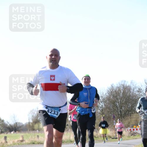 06.04.2025 - 44. Internationalen Wilhelmsburger Insellauf Jannik Wohlers http://msf.ph/oto/7622760 06.04.2025 10:23:40 Laufen 4233, 35, 44 meine-sportfotos.de