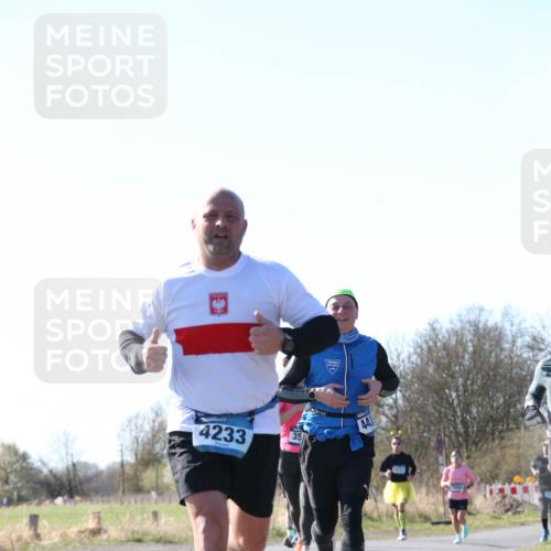 06.04.2025 - 44. Internationalen Wilhelmsburger Insellauf Jannik Wohlers http://msf.ph/oto/7622761 06.04.2025 10:23:40 Laufen 35, 4233, 44 meine-sportfotos.de