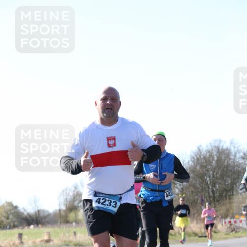 06.04.2025 - 44. Internationalen Wilhelmsburger Insellauf Jannik Wohlers http://msf.ph/oto/7622762 06.04.2025 10:23:40 Laufen 4233, 4438 meine-sportfotos.de