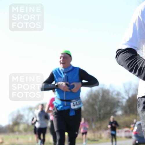 06.04.2025 - 44. Internationalen Wilhelmsburger Insellauf Jannik Wohlers http://msf.ph/oto/7622768 06.04.2025 10:23:41 Laufen 443 meine-sportfotos.de