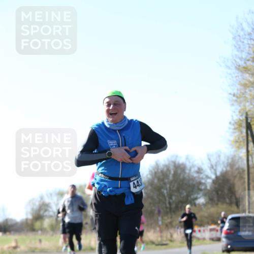 06.04.2025 - 44. Internationalen Wilhelmsburger Insellauf Jannik Wohlers http://msf.ph/oto/7622771 06.04.2025 10:23:42 Laufen  meine-sportfotos.de