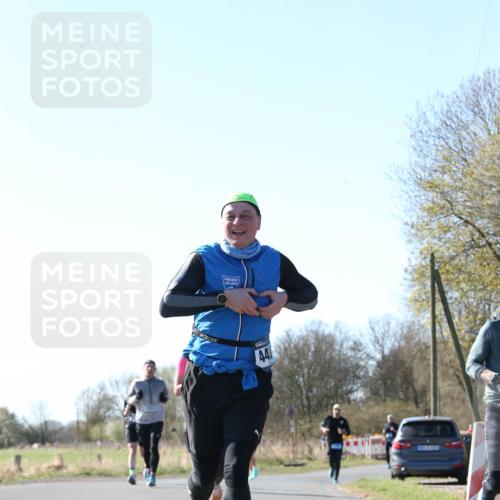 06.04.2025 - 44. Internationalen Wilhelmsburger Insellauf Jannik Wohlers http://msf.ph/oto/7622773 06.04.2025 10:23:42 Laufen 44 meine-sportfotos.de