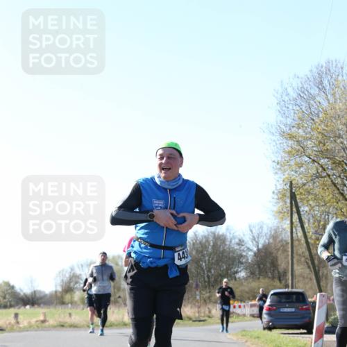06.04.2025 - 44. Internationalen Wilhelmsburger Insellauf Jannik Wohlers http://msf.ph/oto/7622774 06.04.2025 10:23:42 Laufen 443 meine-sportfotos.de