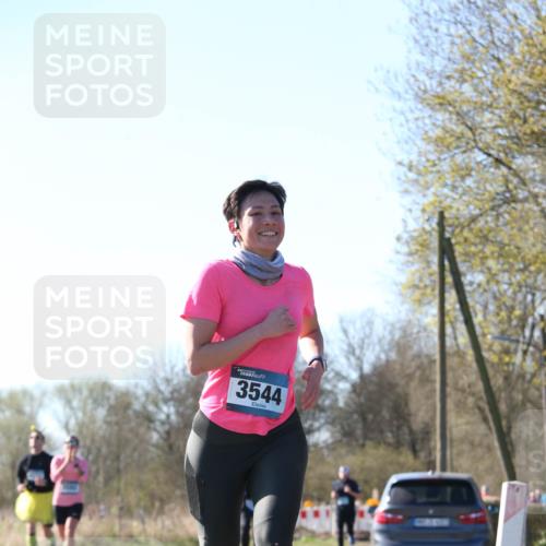 06.04.2025 - 44. Internationalen Wilhelmsburger Insellauf Jannik Wohlers http://msf.ph/oto/7622782 06.04.2025 10:23:43 Laufen 3544 meine-sportfotos.de