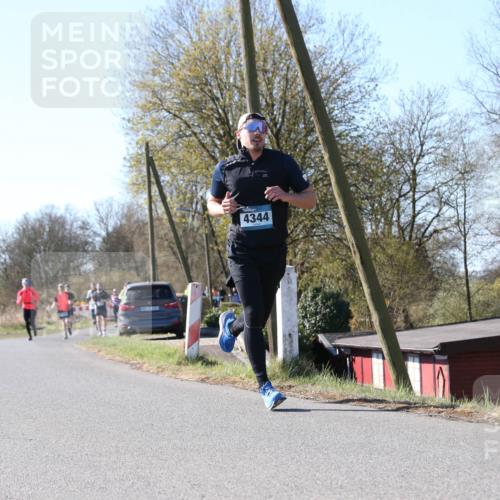 06.04.2025 - 44. Internationalen Wilhelmsburger Insellauf Jannik Wohlers http://msf.ph/oto/7622833 06.04.2025 10:23:57 Laufen 4344 meine-sportfotos.de