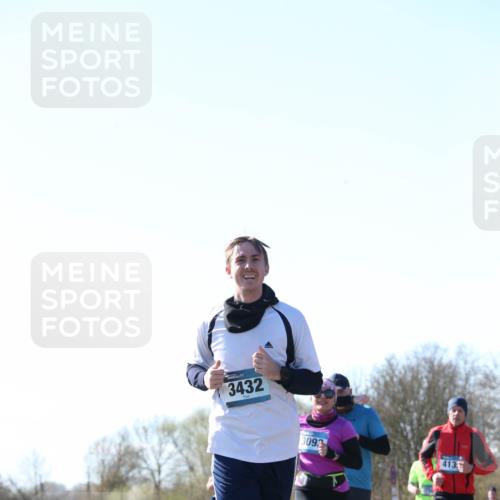 06.04.2025 - 44. Internationalen Wilhelmsburger Insellauf Jannik Wohlers http://msf.ph/oto/7622862 06.04.2025 10:24:13 Laufen 3432, 3093, 413 meine-sportfotos.de