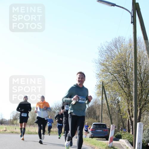 06.04.2025 - 44. Internationalen Wilhelmsburger Insellauf Jannik Wohlers http://msf.ph/oto/7622906 06.04.2025 10:24:30 Laufen 4241, 325, 336, 4458, 31, 4321 meine-sportfotos.de