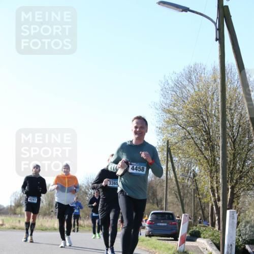 06.04.2025 - 44. Internationalen Wilhelmsburger Insellauf Jannik Wohlers http://msf.ph/oto/7622908 06.04.2025 10:24:30 Laufen 4241, 325, 3365, 4458, 31, 63923 meine-sportfotos.de