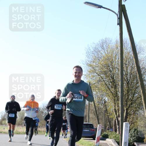 06.04.2025 - 44. Internationalen Wilhelmsburger Insellauf Jannik Wohlers http://msf.ph/oto/7622910 06.04.2025 10:24:30 Laufen 4241, 3255, 3365, 4458, 1448, 31, 57723 meine-sportfotos.de