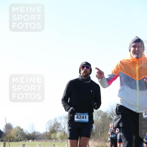 06.04.2025 - 44. Internationalen Wilhelmsburger Insellauf Jannik Wohlers http://msf.ph/oto/7622919 06.04.2025 10:24:33 Laufen 4241, 37 meine-sportfotos.de