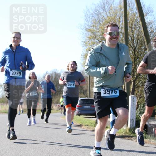 06.04.2025 - 44. Internationalen Wilhelmsburger Insellauf Jannik Wohlers http://msf.ph/oto/7622931 06.04.2025 10:24:39 Laufen 3729, 3656, 3941, 3975, 130 meine-sportfotos.de