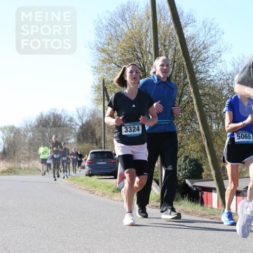 06.04.2025 - 44. Internationalen Wilhelmsburger Insellauf Jannik Wohlers http://msf.ph/oto/7622941 06.04.2025 10:24:42 Laufen 3312, 43, 31, 4223, 3324, 5065, 3656 meine-sportfotos.de