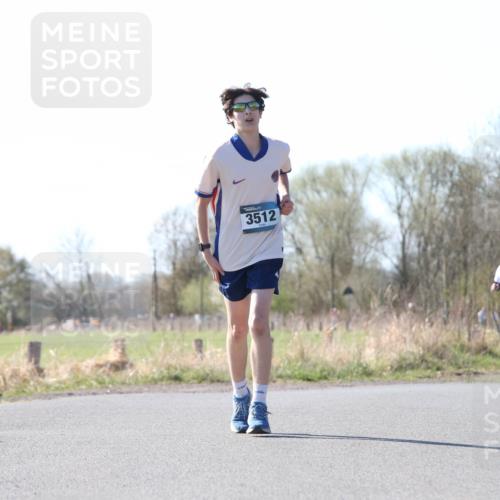 06.04.2025 - 44. Internationalen Wilhelmsburger Insellauf Jannik Wohlers http://msf.ph/oto/7622946 06.04.2025 10:24:45 Laufen 3512, 240, 3960, 3891 meine-sportfotos.de