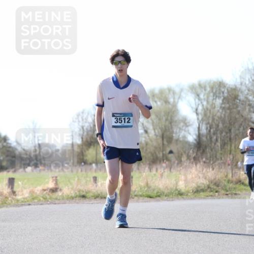 06.04.2025 - 44. Internationalen Wilhelmsburger Insellauf Jannik Wohlers http://msf.ph/oto/7622947 06.04.2025 10:24:45 Laufen 3512, 4240, 3960 meine-sportfotos.de
