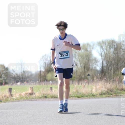 06.04.2025 - 44. Internationalen Wilhelmsburger Insellauf Jannik Wohlers http://msf.ph/oto/7622948 06.04.2025 10:24:45 Laufen 3512, 40, 3890, 3960 meine-sportfotos.de