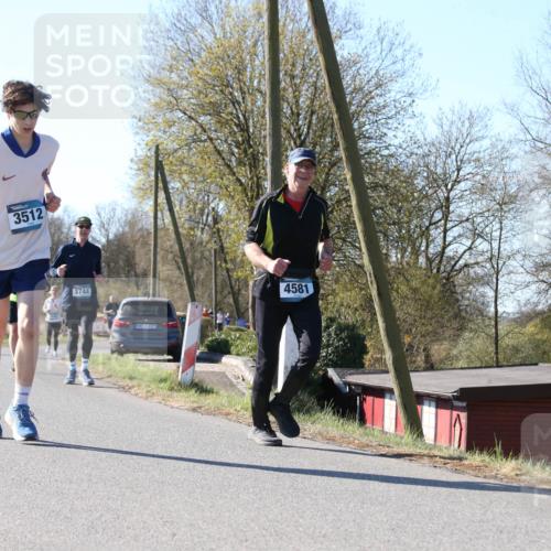06.04.2025 - 44. Internationalen Wilhelmsburger Insellauf Jannik Wohlers http://msf.ph/oto/7622954 06.04.2025 10:24:49 Laufen 3512, 3744, 431, 4323, 4581 meine-sportfotos.de