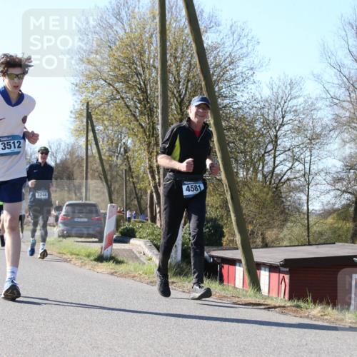 06.04.2025 - 44. Internationalen Wilhelmsburger Insellauf Jannik Wohlers http://msf.ph/oto/7622955 06.04.2025 10:24:49 Laufen 3512, 3744, 831, 4223, 4581 meine-sportfotos.de