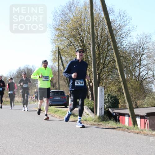 06.04.2025 - 44. Internationalen Wilhelmsburger Insellauf Jannik Wohlers http://msf.ph/oto/7622956 06.04.2025 10:24:51 Laufen 3890, 4297, 3960, 3744 meine-sportfotos.de