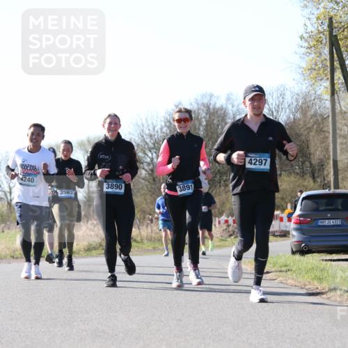 06.04.2025 - 44. Internationalen Wilhelmsburger Insellauf Jannik Wohlers http://msf.ph/oto/7622961 06.04.2025 10:24:53 Laufen 4240, 16, 4297, 3890, 3563, 3891, 4321 meine-sportfotos.de