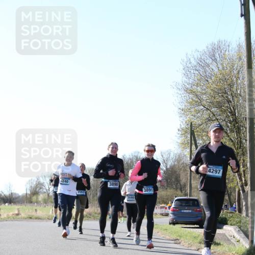 06.04.2025 - 44. Internationalen Wilhelmsburger Insellauf Jannik Wohlers http://msf.ph/oto/7622964 06.04.2025 10:24:54 Laufen 4240, 16, 3563, 3890, 3446, 3891, 4321, 4297 meine-sportfotos.de
