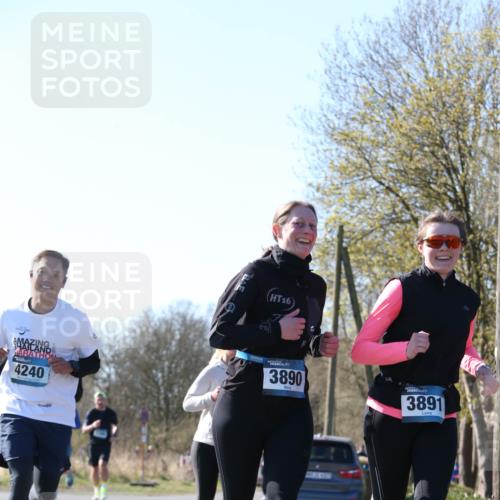 06.04.2025 - 44. Internationalen Wilhelmsburger Insellauf Jannik Wohlers http://msf.ph/oto/7622970 06.04.2025 10:24:56 Laufen 4240, 16, 3890, 3891 meine-sportfotos.de