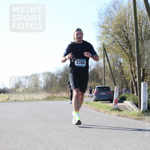 06.04.2025 - 44. Internationalen Wilhelmsburger Insellauf Jannik Wohlers http://msf.ph/oto/7622987 06.04.2025 10:25:04 Laufen 3390, 31, 4323 meine-sportfotos.de
