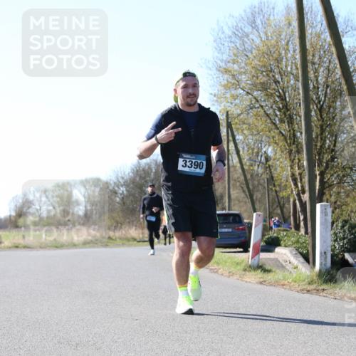 06.04.2025 - 44. Internationalen Wilhelmsburger Insellauf Jannik Wohlers http://msf.ph/oto/7622989 06.04.2025 10:25:05 Laufen 3390 meine-sportfotos.de