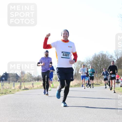 06.04.2025 - 44. Internationalen Wilhelmsburger Insellauf Jannik Wohlers http://msf.ph/oto/7623016 06.04.2025 10:25:28 Laufen 4487, 3484, 4502, 31, 4323 meine-sportfotos.de